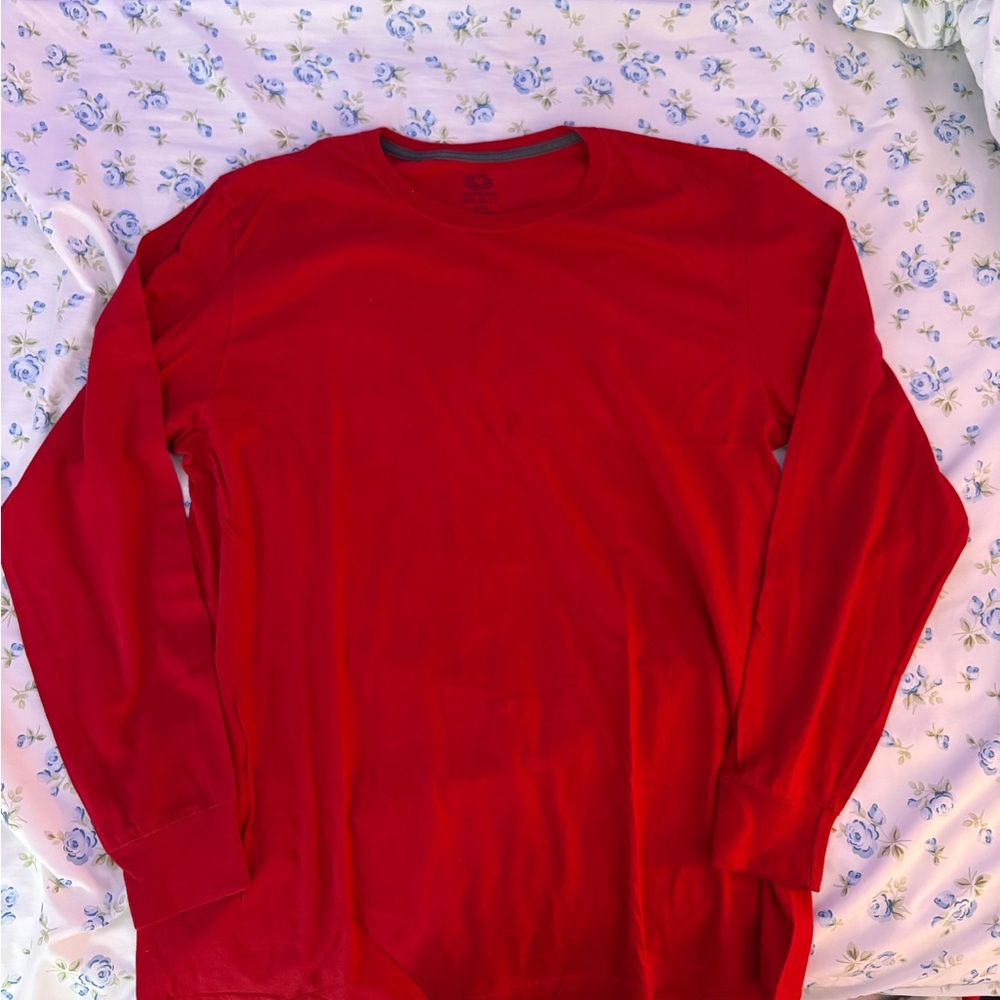 Fruit of the Loom- Red long sleeve shirt in a size L